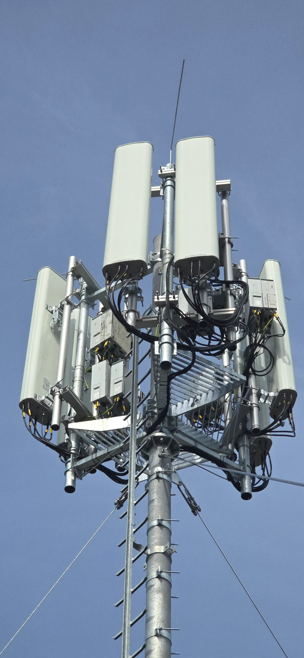 Stacje bazowe telefonii komórkowej